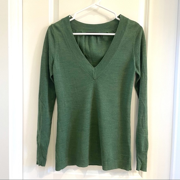 The Limited Sweaters - The Limited Merino V-Neck Sweater, Size S